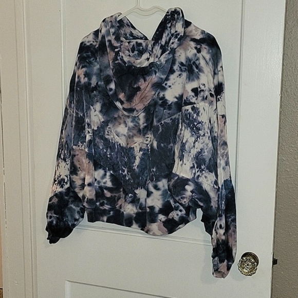 PINK Cropped Hoodie - Picture 5 of 8